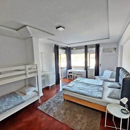 ゲストハウス Obrigado *